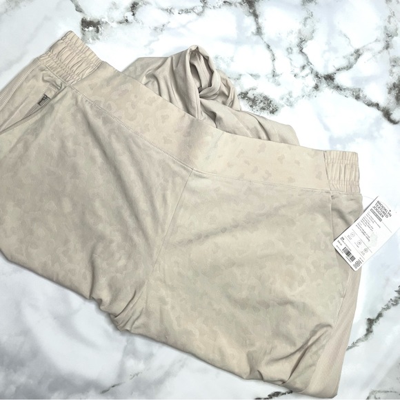 NWT Athleta Brooklyn Textured Jogger  20 - Picture 4 of 13